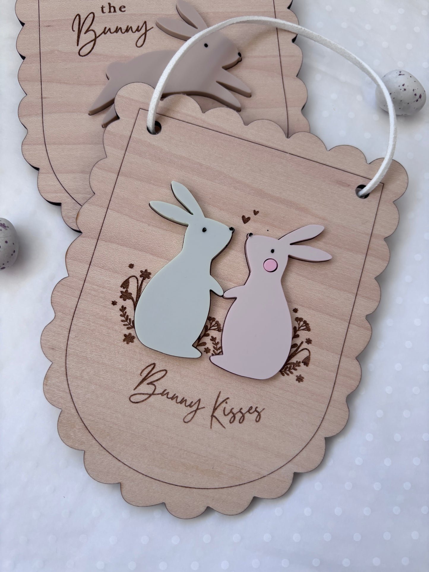 Easter Bunny Kisses Scallop Plaque