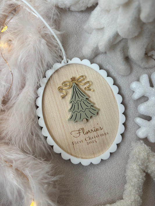 Scallop Christmas Tree or Wreath Personalised Bauble