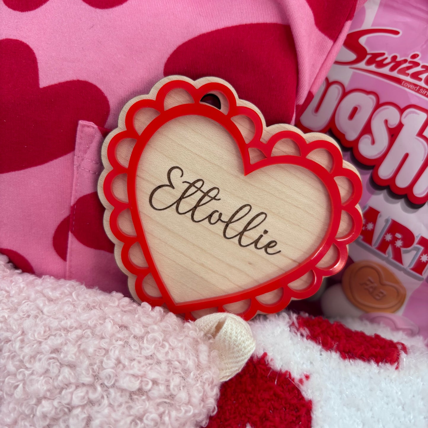 Valentines Scallop Heart Tag